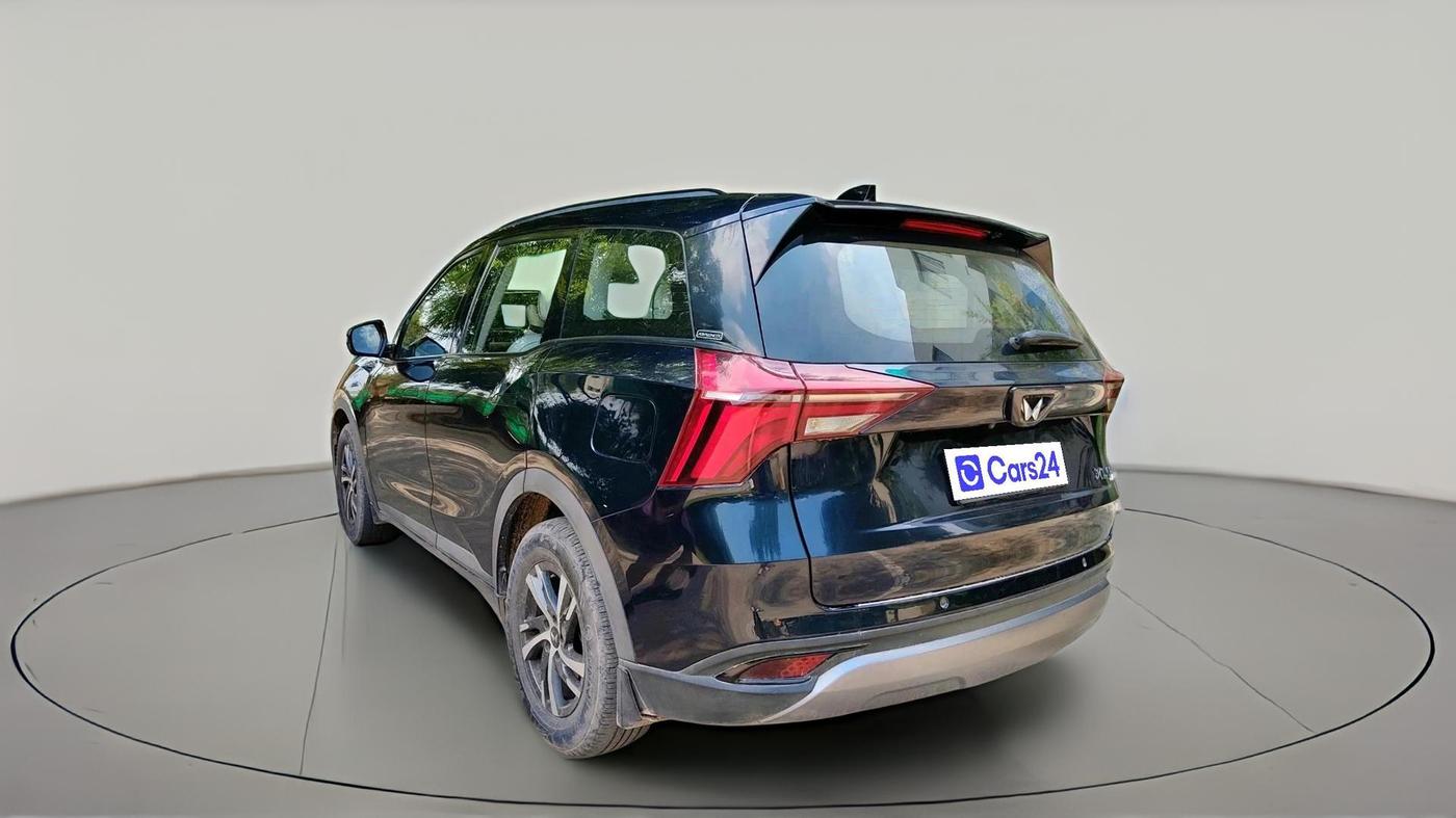 2022 Mahindra XUV700 AX 5 P MT 5 STR, Petrol, Manual, 43,179 km, exterior