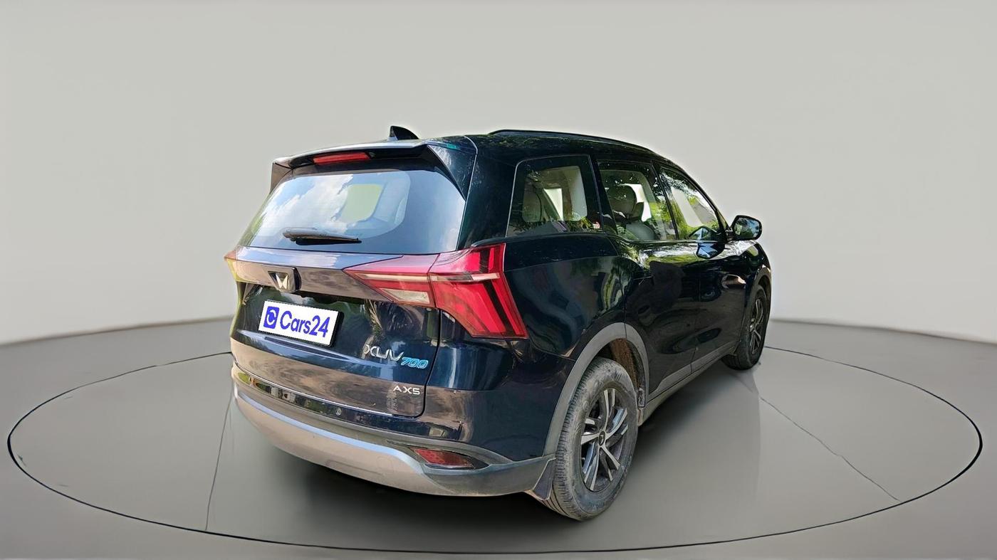 2022 Mahindra XUV700 AX 5 P MT 5 STR, Petrol, Manual, 43,179 km, exterior