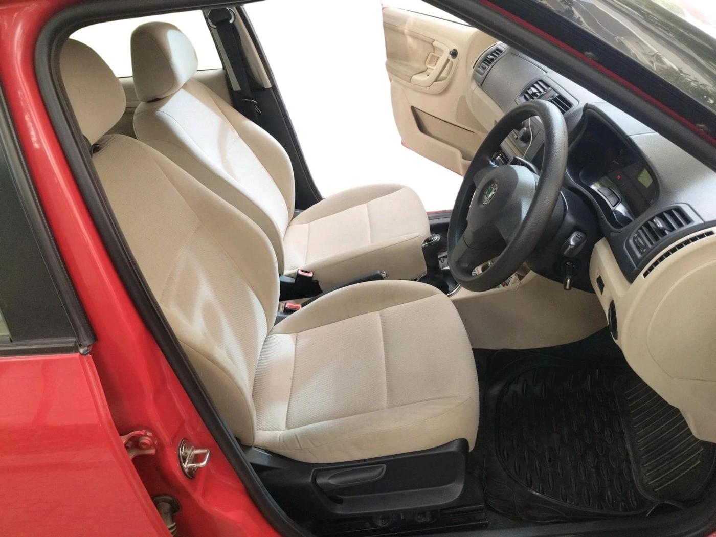 2011 Skoda Fabia AMBIENTE 1.2 MPI, Petrol, Manual, 71,585 km, interior