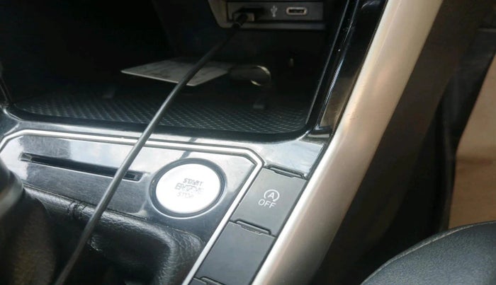 2022 Volkswagen VIRTUS TOPLINE TSI 1.0 AT, Petrol, Automatic, 1,17,341 km, interior