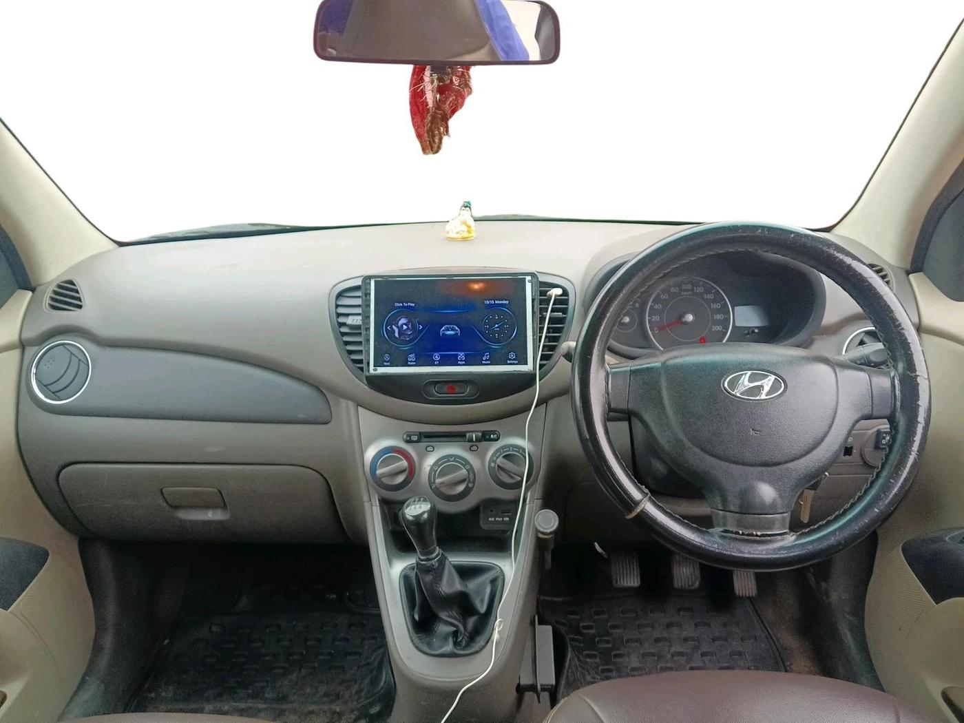 2011 Hyundai i10 SPORTZ 1.1, CNG, Manual, 1,02,766 km, interior