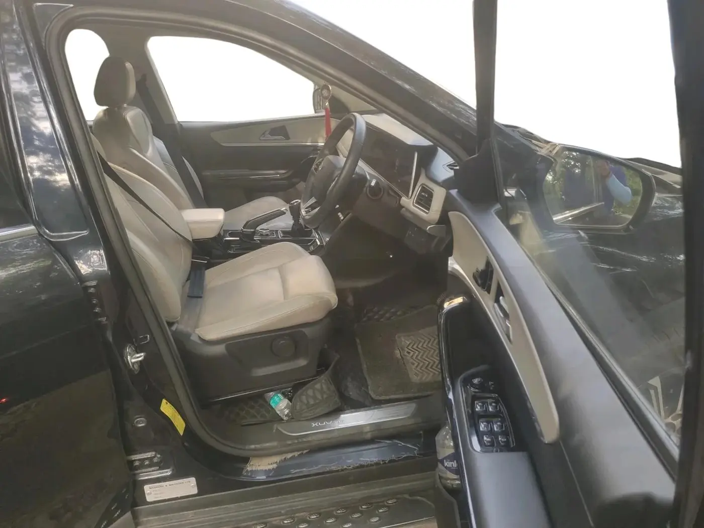 2022 Mahindra XUV700 AX 7 D MT 7 STR, Diesel, Manual, 53,693 km, interior