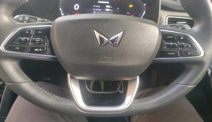 2022 Mahindra XUV700 AX 7 D MT 7 STR, Diesel, Manual, 53,693 km, interior