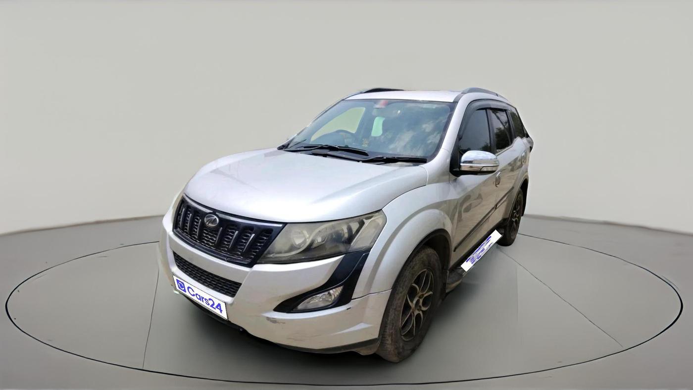 2016 Mahindra XUV500 W6 AT, Diesel, Automatic, 72,053 km, exterior