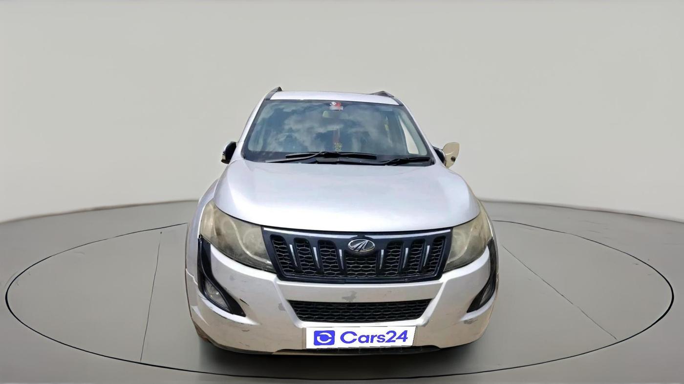 2016 Mahindra XUV500 W6 AT, Diesel, Automatic, 72,053 km, exterior