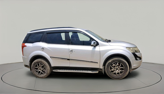 2016 Mahindra XUV500 W6 AT, Diesel, Automatic, 72,053 km, exterior
