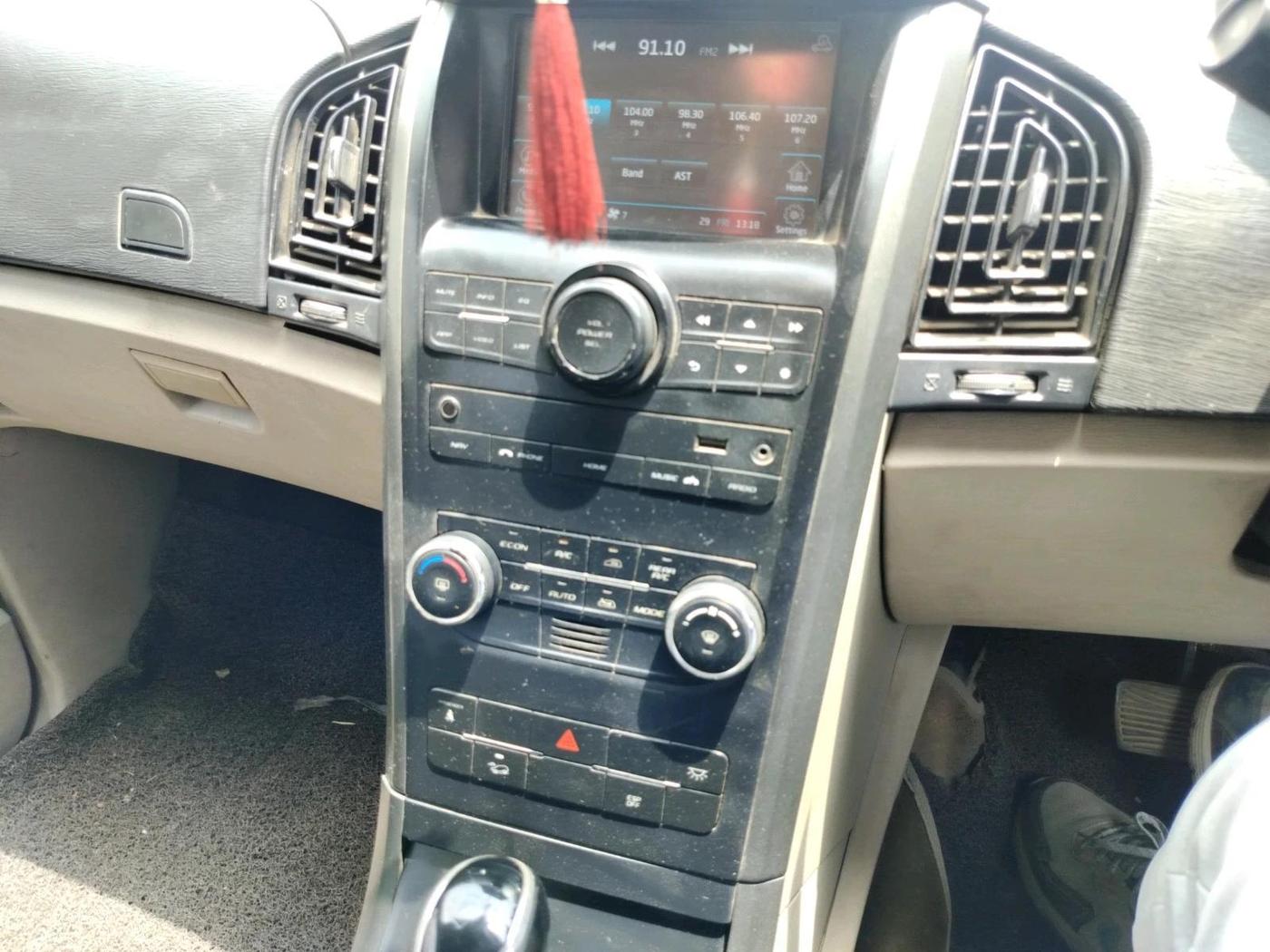 2016 Mahindra XUV500 W6 AT, Diesel, Automatic, 72,053 km, interior