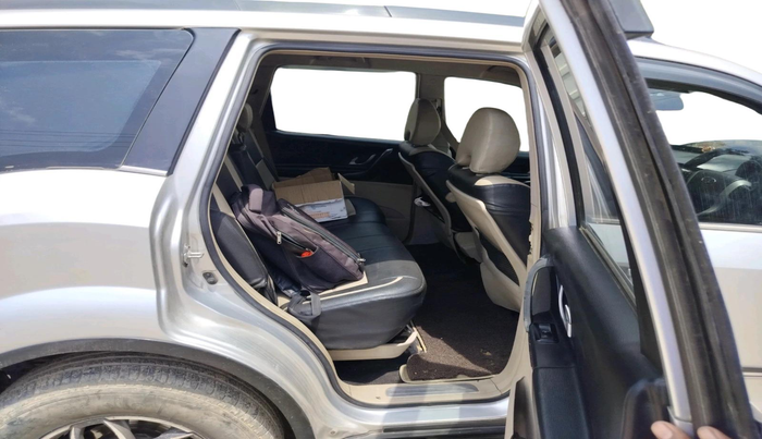 2016 Mahindra XUV500 W6 AT, Diesel, Automatic, 72,053 km, interior