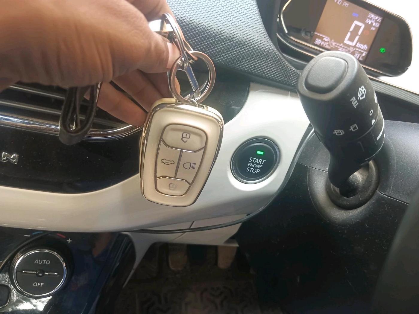 2023 Tata NEXON XZ PLUS PETROL SUNROOF, Petrol, Manual, 38,650 km, interior