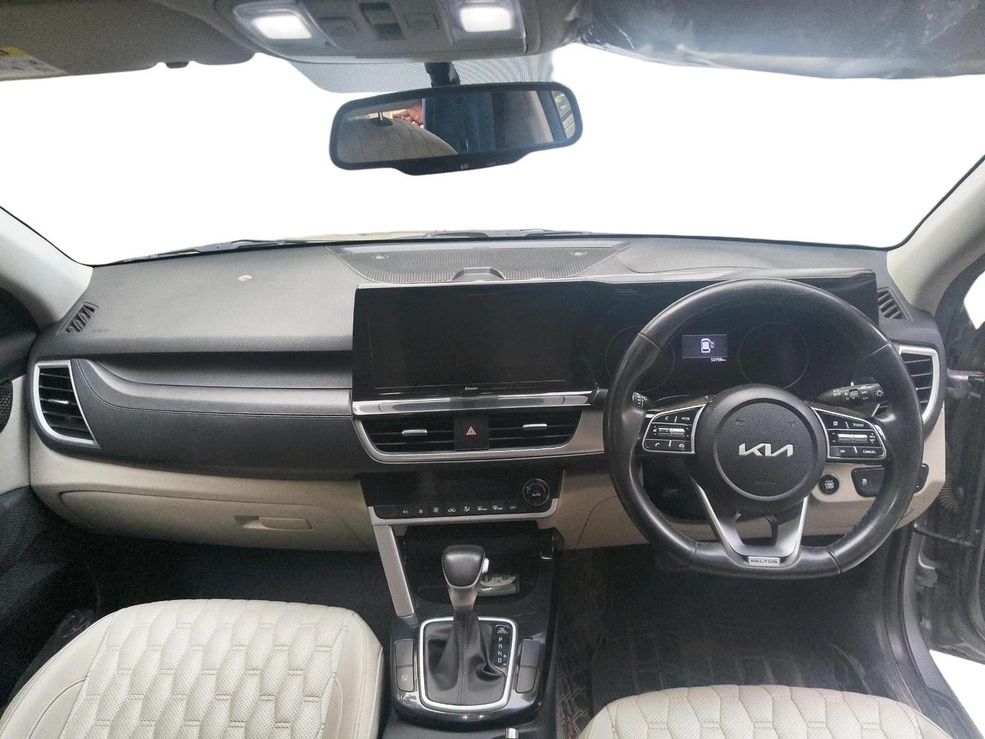 2022 KIA SELTOS HTX IVT 1.5 PETROL, Petrol, Automatic, 53,759 km, interior