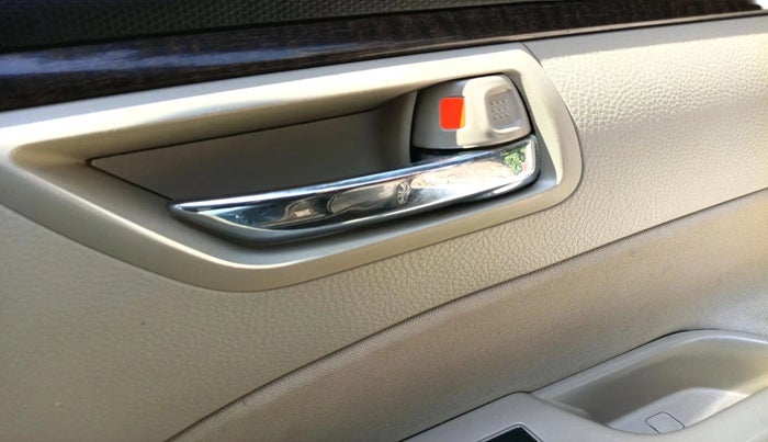 2015 Maruti Swift Dzire VXI, CNG, Manual, 71,471 km, interior