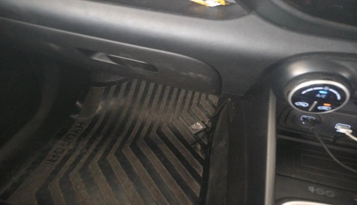 2019 Hyundai VENUE SX 1.0 (O) TURBO, Petrol, Manual, 64,558 km, interior