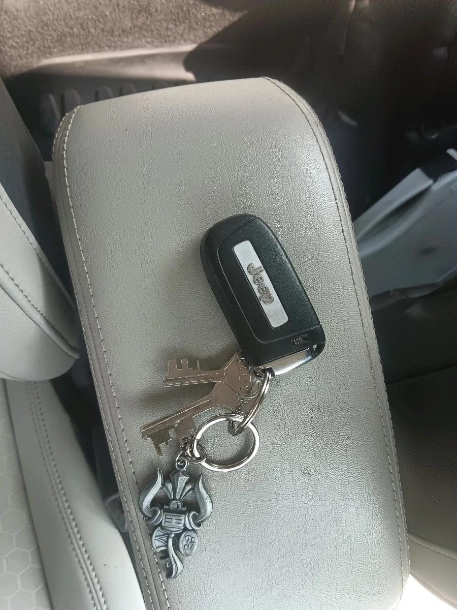 2020 Jeep Compass LONGITUDE PLUS 1.4 PETROL AT, Petrol, Automatic, 1,04,078 km, interior