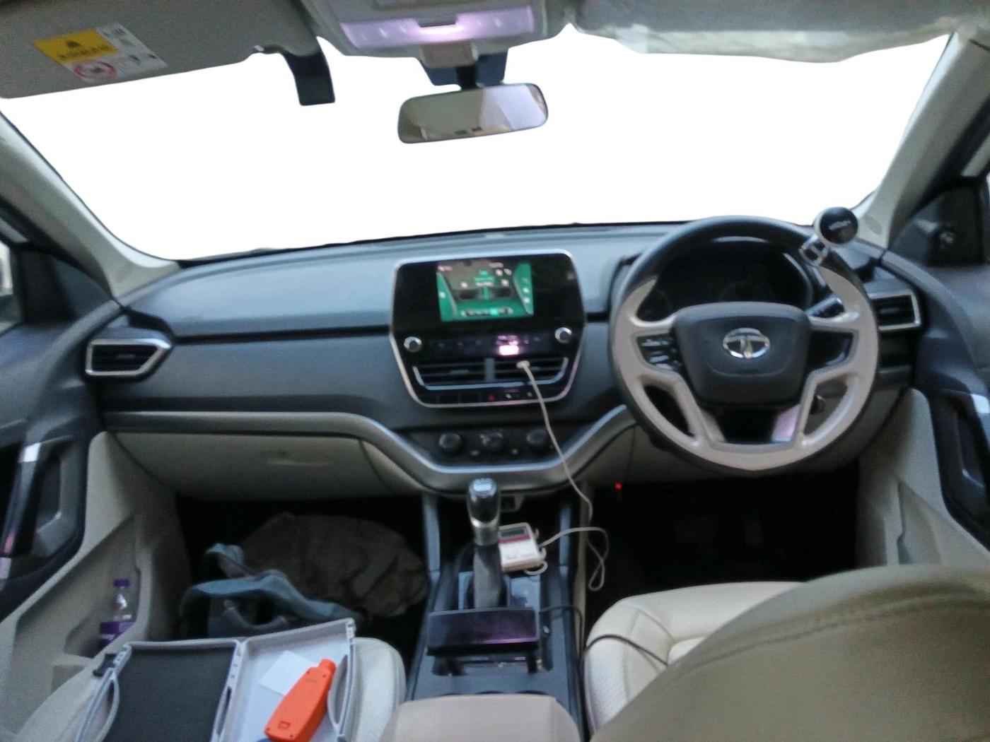 2022 Tata Safari XMA SUNROOF, Diesel, Automatic, 54,993 km, interior