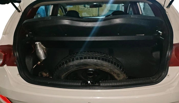 2016 Hyundai Grand i10 SPORTZ 1.2 KAPPA VTVT, CNG, Manual, 1,70,000 km, exterior