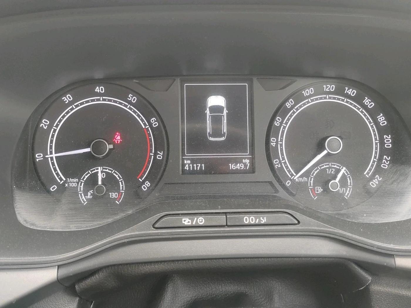 2023 Skoda KUSHAQ AMBITION 1.0L TSI MT, Petrol, Manual, 42,500 km, interior
