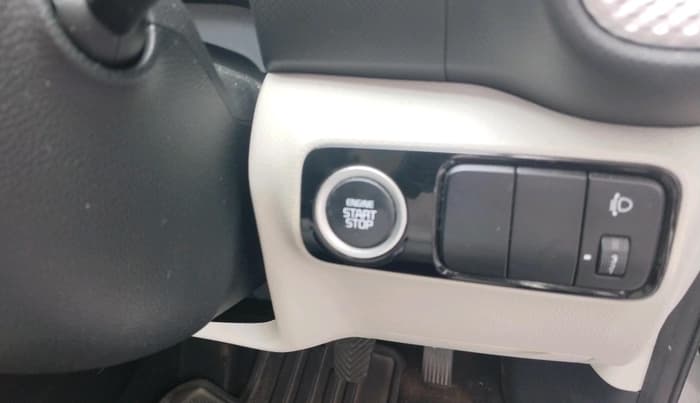 2020 KIA SONET HTX 1.0 IMT, Petrol, Manual, 41,159 km, interior