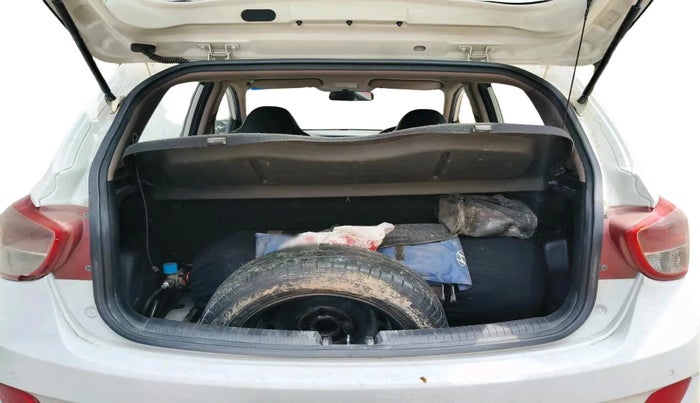 2013 Hyundai Grand i10 SPORTZ 1.2 KAPPA VTVT, CNG, Manual, 1,03,235 km, exterior