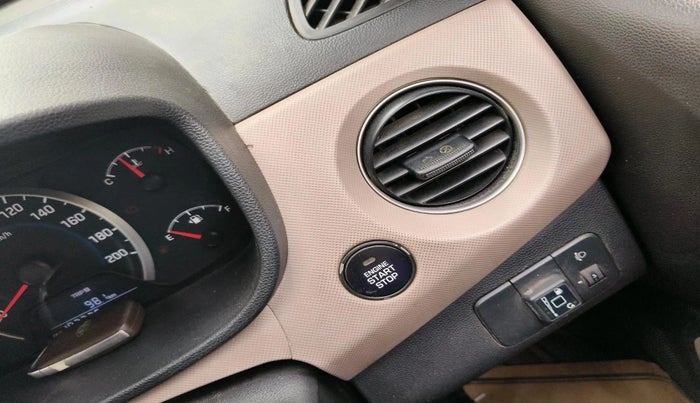 2013 Hyundai Grand i10 SPORTZ 1.2 KAPPA VTVT, CNG, Manual, 1,03,235 km, interior