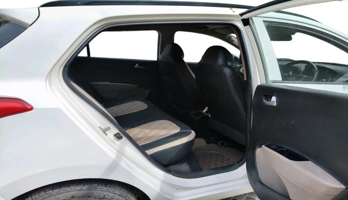 2013 Hyundai Grand i10 SPORTZ 1.2 KAPPA VTVT, CNG, Manual, 1,03,235 km, interior