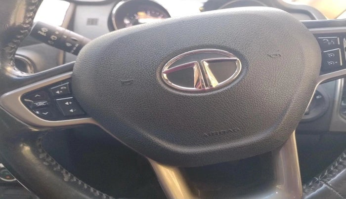 2018 Tata Hexa XTA 4X2 7 STR, Diesel, Automatic, 1,24,717 km, interior