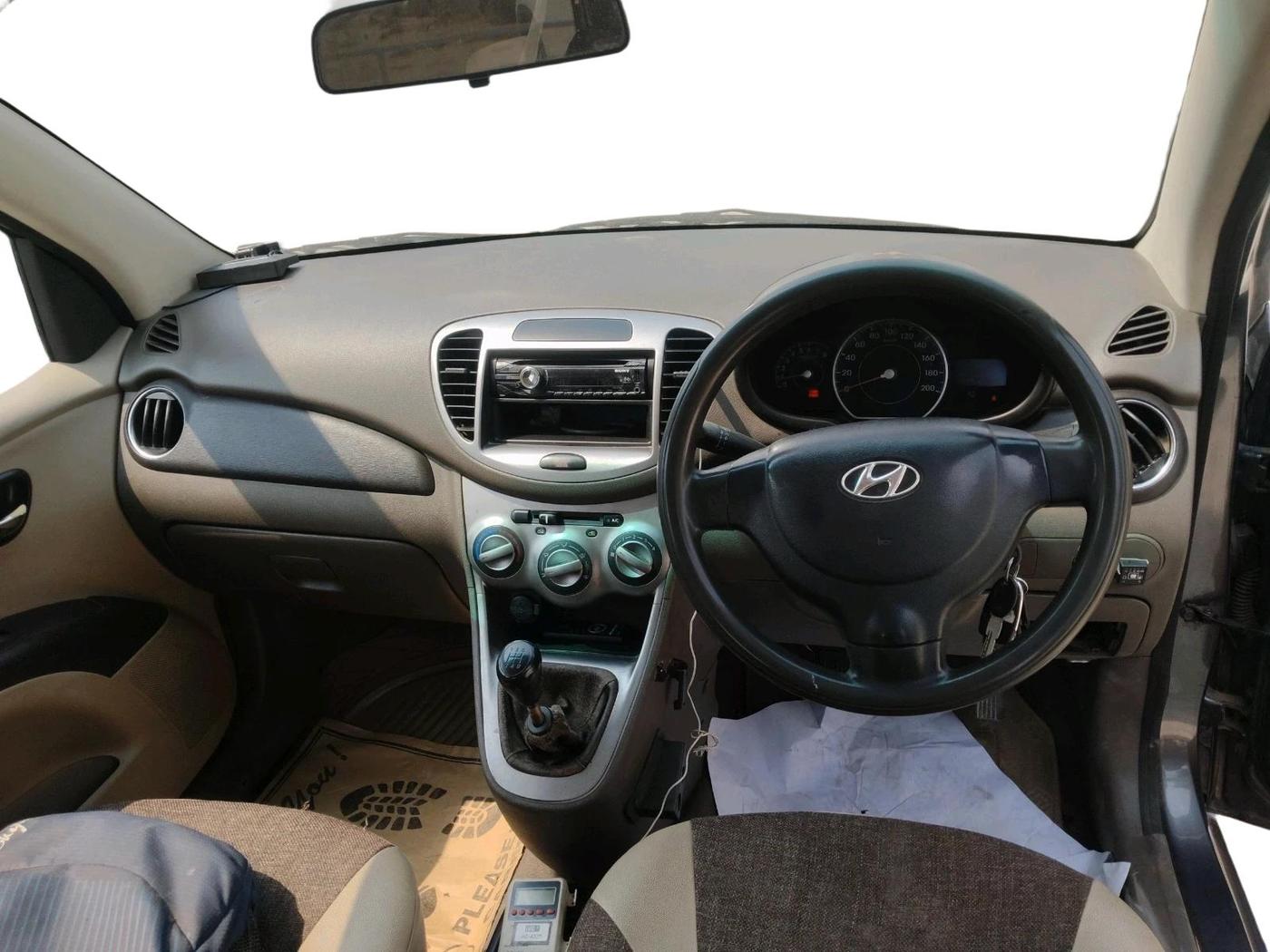 2012 Hyundai i10 MAGNA 1.2, CNG, Manual, 1,13,797 km, interior