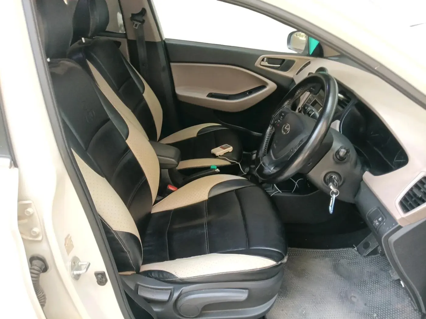 2016 Hyundai Elite i20 SPORTZ 1.2, Petrol, Manual, 62,527 km, interior
