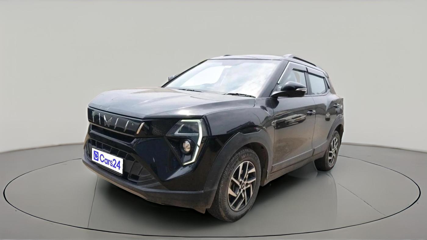 2024 Mahindra XUV 3XO AX5 1.5 Turbo Diesel Autoshift Plus, Diesel, Automatic, 57,077 km, exterior