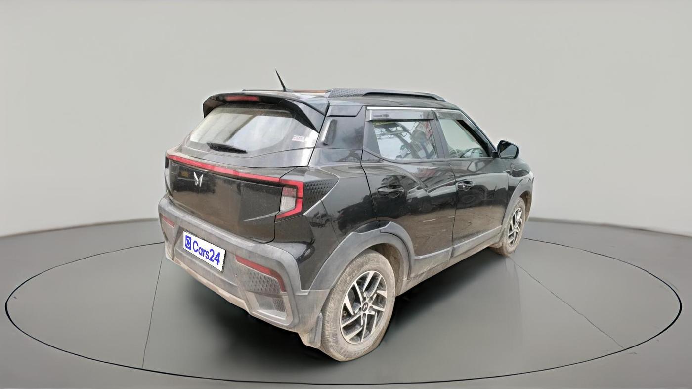 2024 Mahindra XUV 3XO AX5 1.5 Turbo Diesel Autoshift Plus, Diesel, Automatic, 57,077 km, exterior