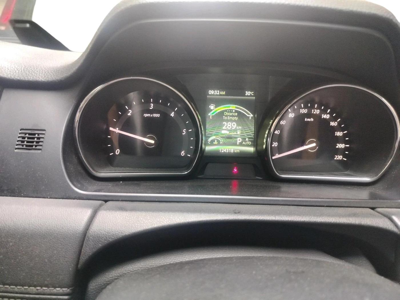 2019 Tata Hexa XTA 4X2 7 STR, Diesel, Automatic, 1,24,318 km, interior
