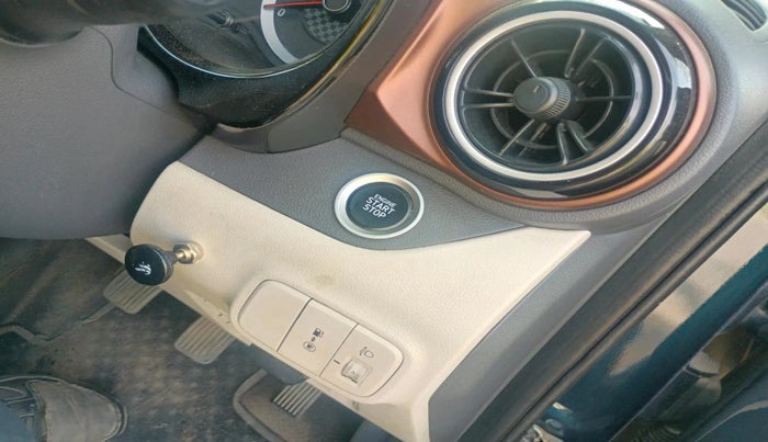 2022 Hyundai AURA SX 1.2 CNG, CNG, Manual, 73,086 km, interior