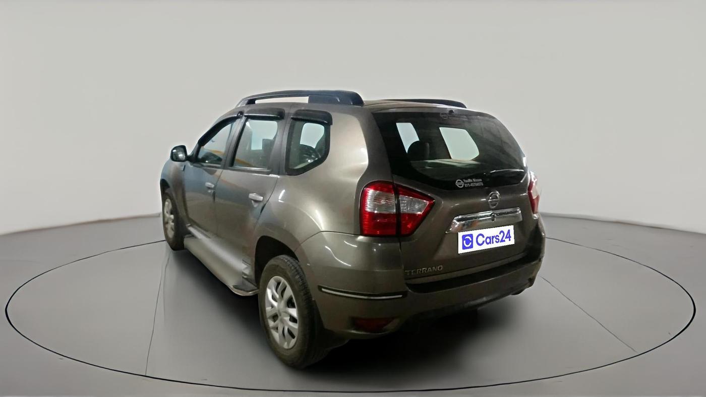 2017 Nissan Terrano XL (P), Petrol, Manual, 1,38,877 km, exterior