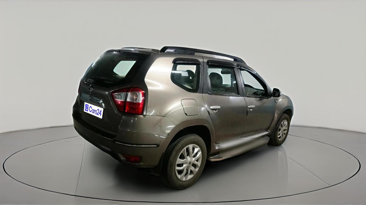 2017 Nissan Terrano XL (P), Petrol, Manual, 1,38,877 km, exterior