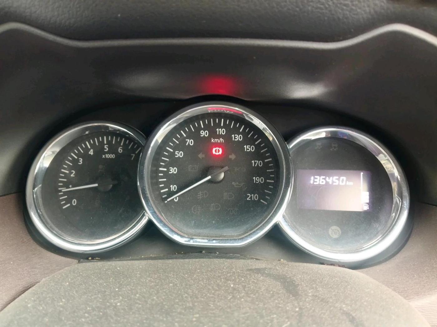 2017 Nissan Terrano XL (P), Petrol, Manual, 1,38,877 km, interior