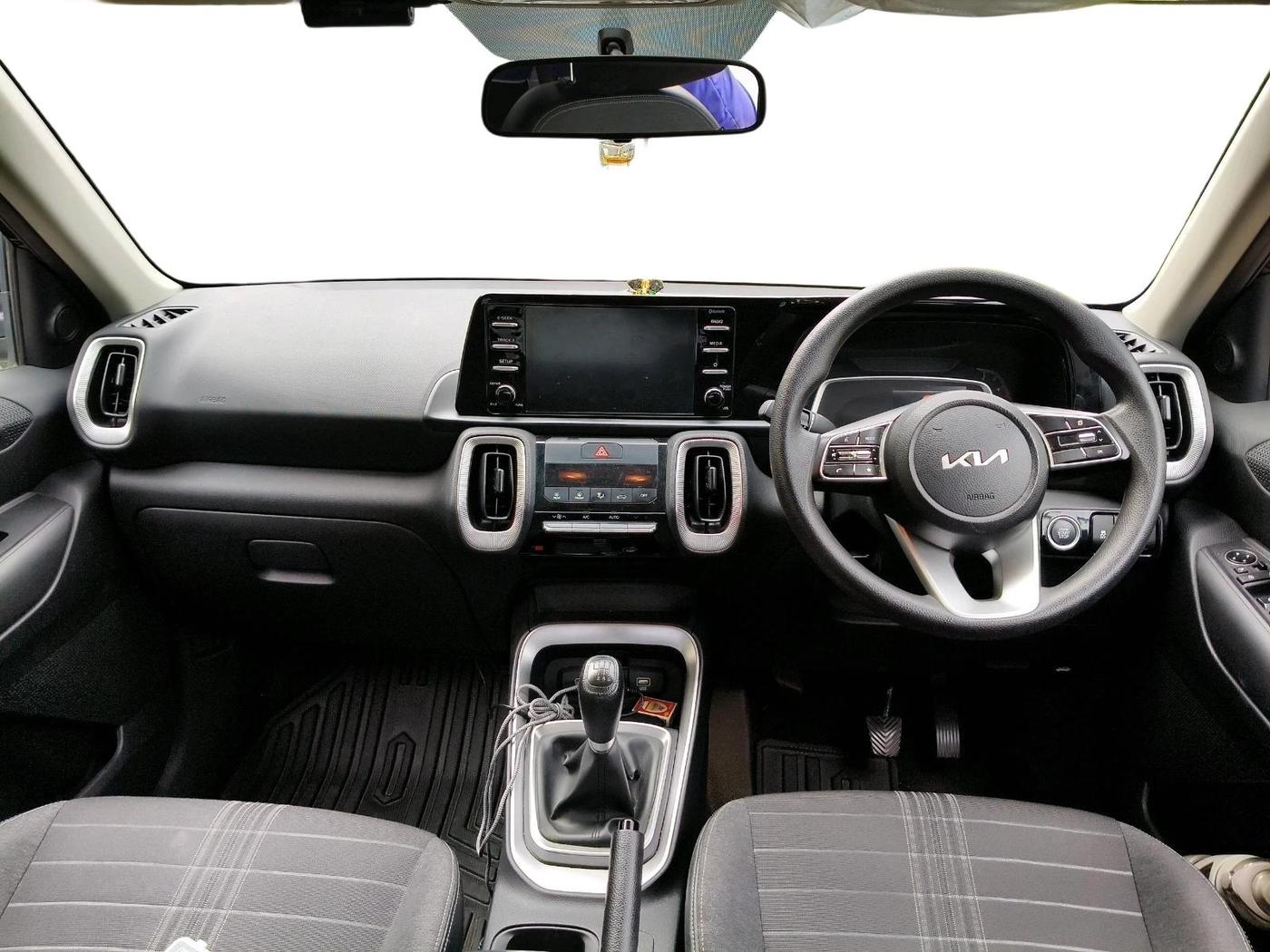 2024 KIA SONET HTK PLUS 1.0 TURBO PETROL IMT, Petrol, Manual, 28,136 km, interior