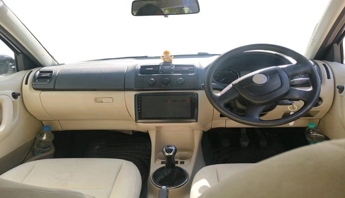 2011 Skoda Fabia ACTIVE 1.2 MPI, Petrol, Manual, 74,179 km, interior