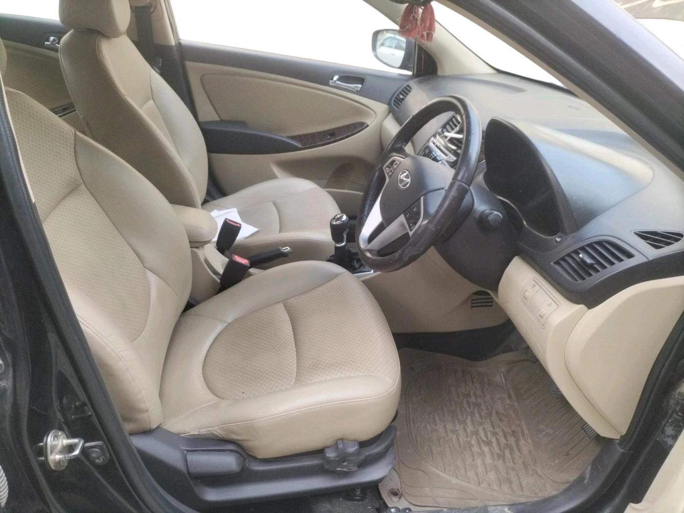 2011 Hyundai Verna FLUIDIC 1.6 VTVT SX, Petrol, Manual, 1,17,893 km, interior