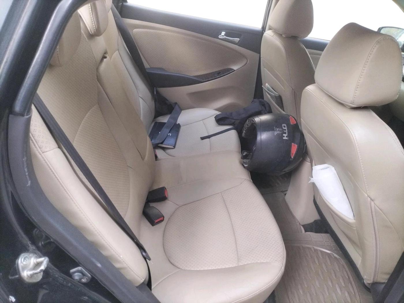 2011 Hyundai Verna FLUIDIC 1.6 VTVT SX, Petrol, Manual, 1,17,893 km, interior