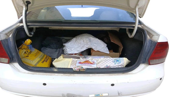 2011 Volkswagen Vento TRENDLINE 1.6, Petrol, Manual, 69,522 km, exterior