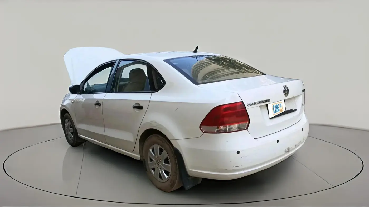 2011 Volkswagen Vento TRENDLINE 1.6, Petrol, Manual, 69,522 km, exterior