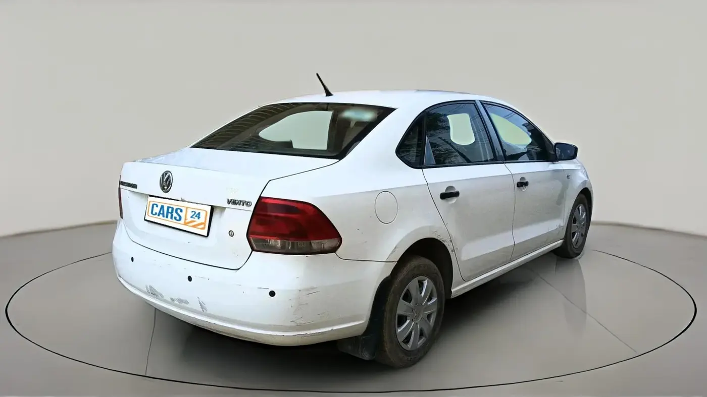 2011 Volkswagen Vento TRENDLINE 1.6, Petrol, Manual, 69,522 km, exterior