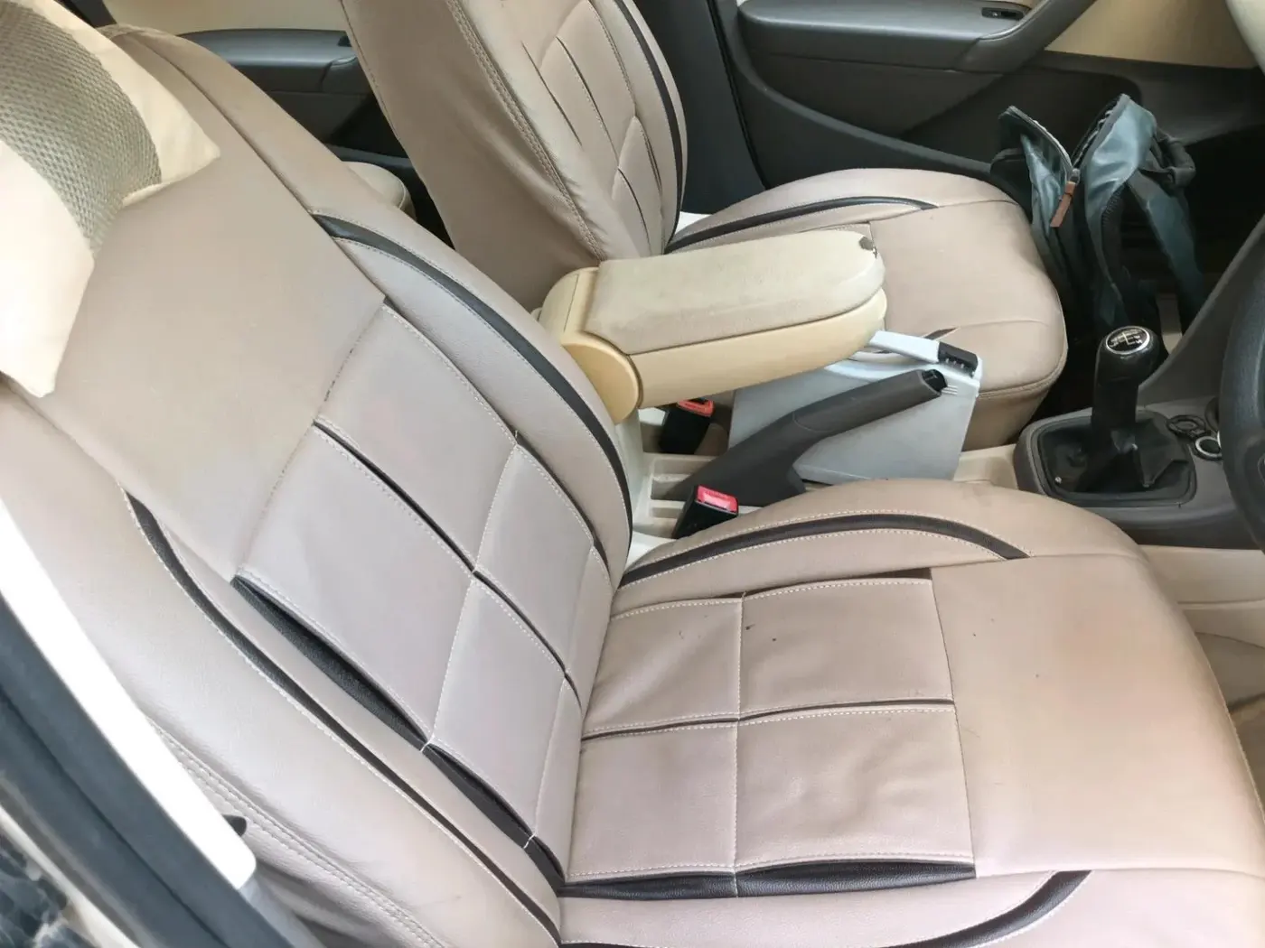 2011 Volkswagen Vento TRENDLINE 1.6, Petrol, Manual, 69,522 km, interior