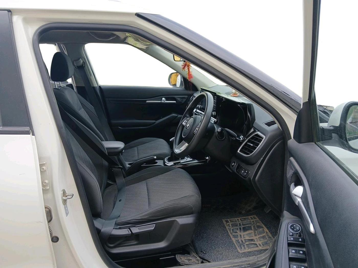 2020 KIA SELTOS HTK PLUS 1.5, Petrol, Manual, 58,182 km, interior