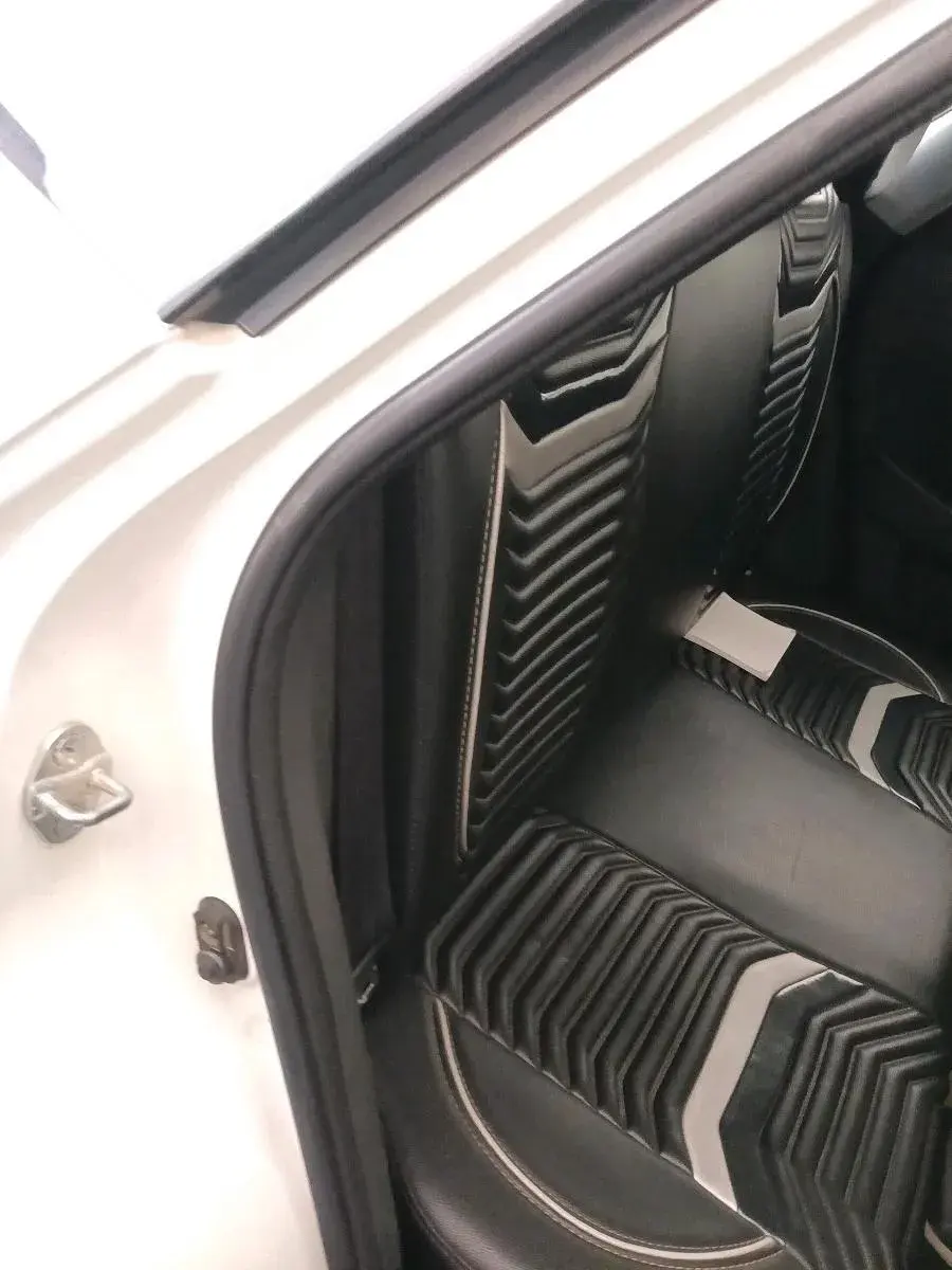 2017 Maruti Vitara Brezza VDI (O), Diesel, Manual, 1,49,628 km, interior