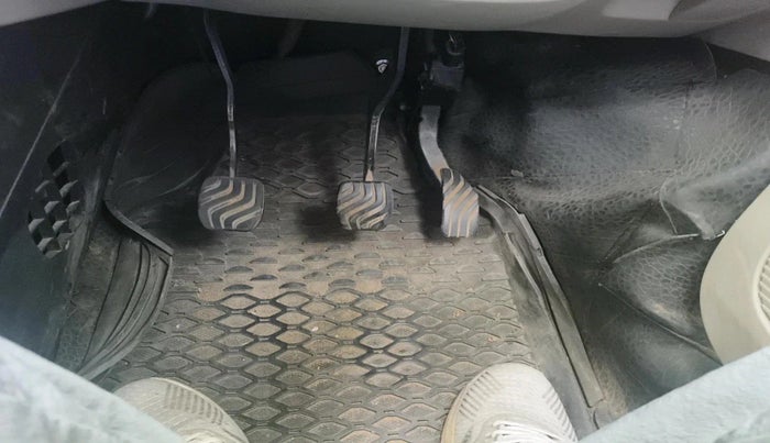 2019 Renault TRIBER RXZ, CNG, Manual, 81,003 km, interior