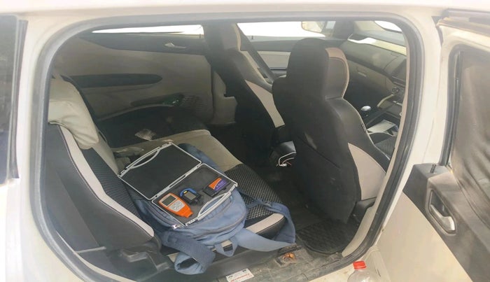 2019 Renault TRIBER RXZ, CNG, Manual, 81,003 km, interior