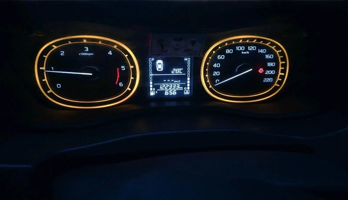 2018 Maruti Vitara Brezza ZDI PLUS, Diesel, Manual, 1,22,333 km, interior