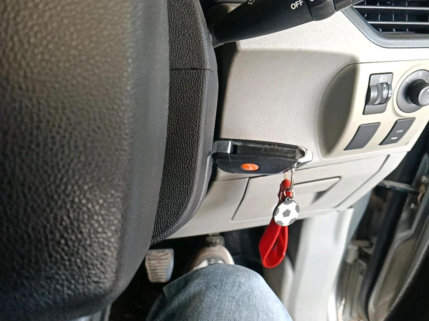 2016 Mahindra Kuv100 K8 6 STR, Petrol, Manual, 69,758 km, interior