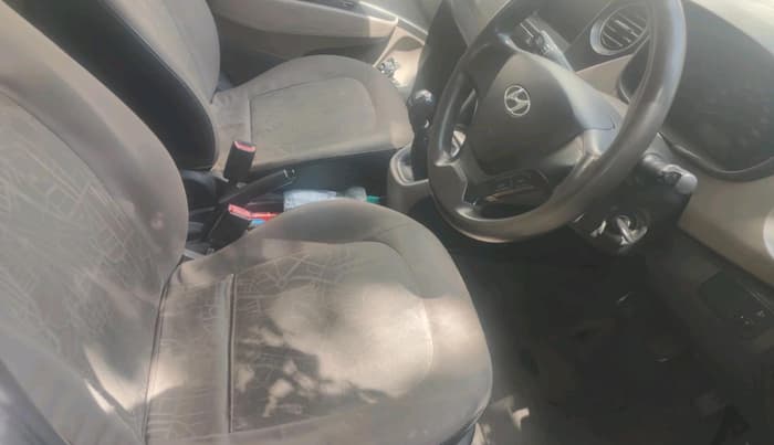 2014 Hyundai Xcent BASE 1.2, Petrol, Manual, 1,40,467 km, interior
