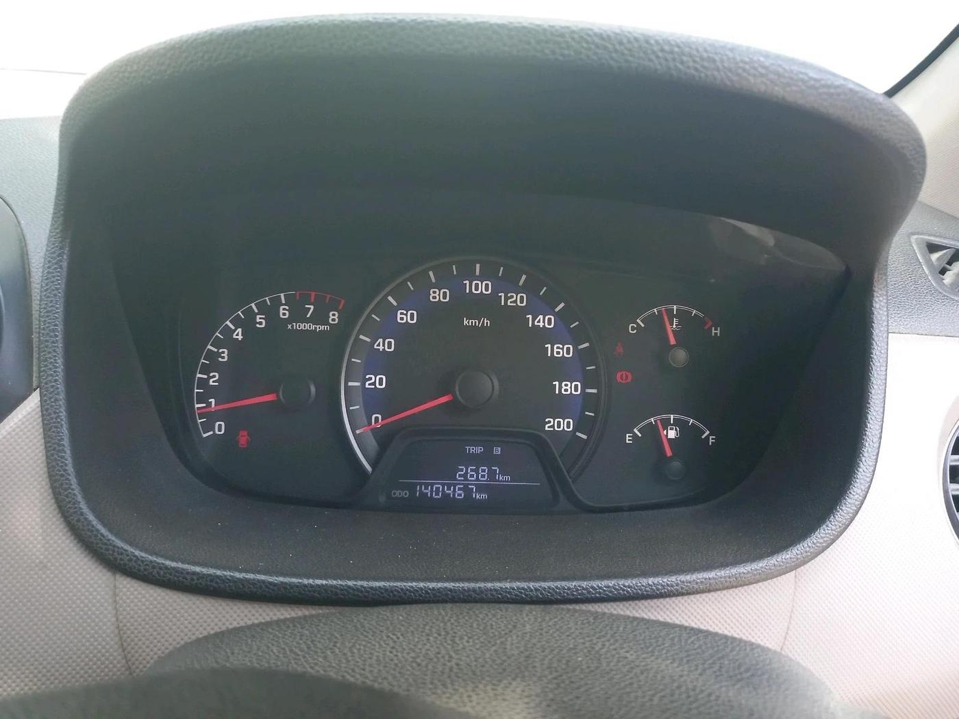 2014 Hyundai Xcent BASE 1.2, Petrol, Manual, 1,40,467 km, interior